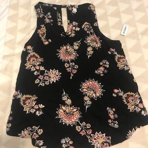 Black floral v neck/key hole back tank top size xl